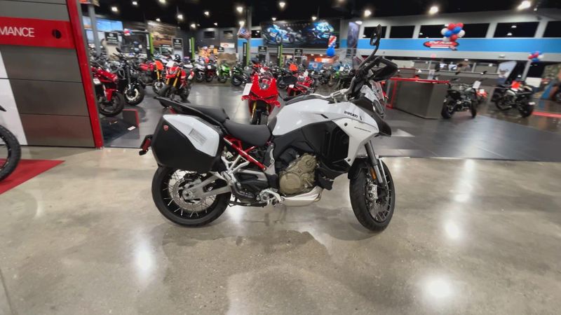 New 2024 Ducati MULTISTRADA V4 S TRAVEL & RADAR SPOKED WHEELS - DEMO Image 9