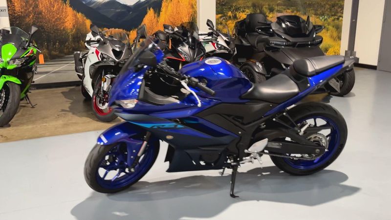2024 Yamaha YZF-R3 ABS Image 8