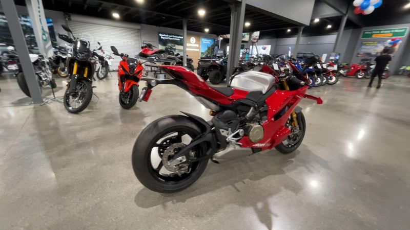 New 2026 Ducati PANIGALE V4 R Image 8