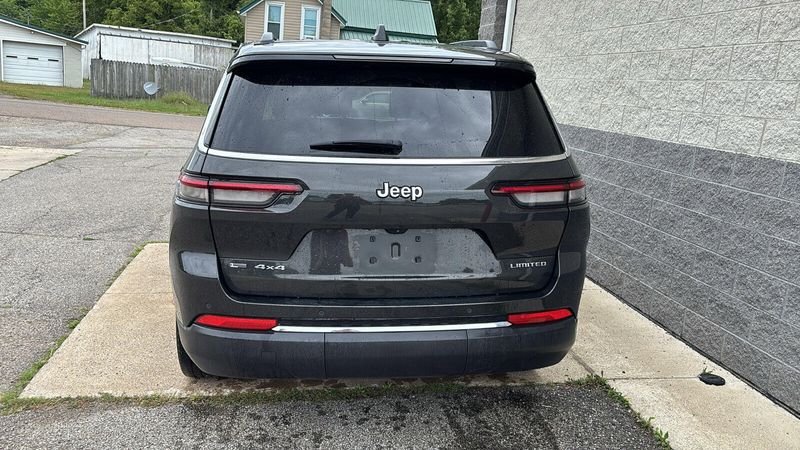 2022 Jeep Grand Cherokee Limited photo 4