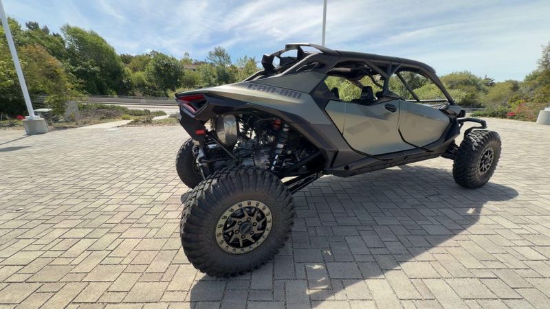 New 2026 Can-Am MAVERICK R MAX X RC 999T DCT Image 9