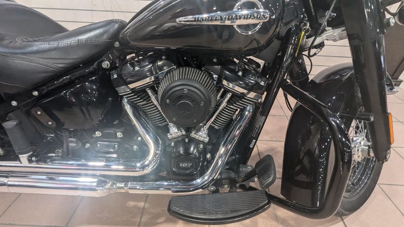 2019 HARLEY SOFTAIL HERITAGE CLASSICImage 6