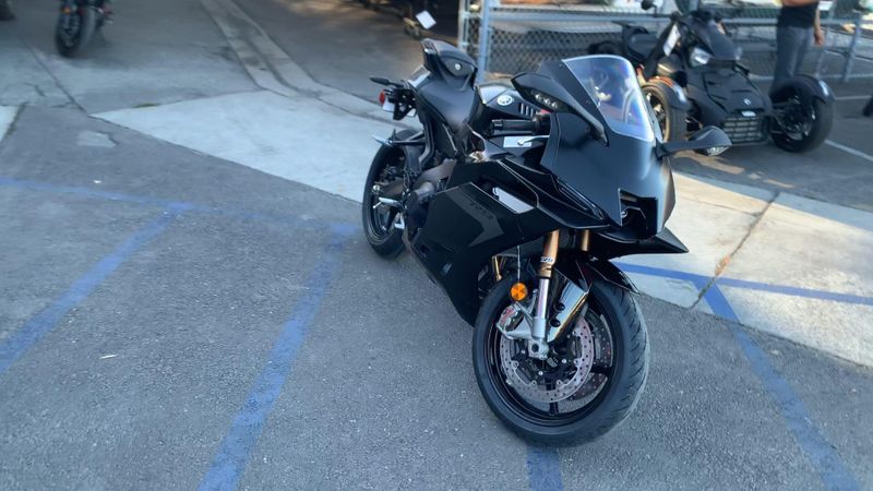 New 2025 Yamaha YZF-R9 Image 3