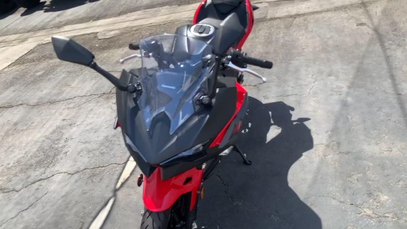 Used 2025 Kawasaki Ninja 500 ABS Image 8