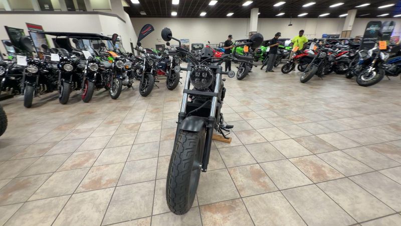 New 2026 Honda REBEL 300 E-CLUTCH Image 4