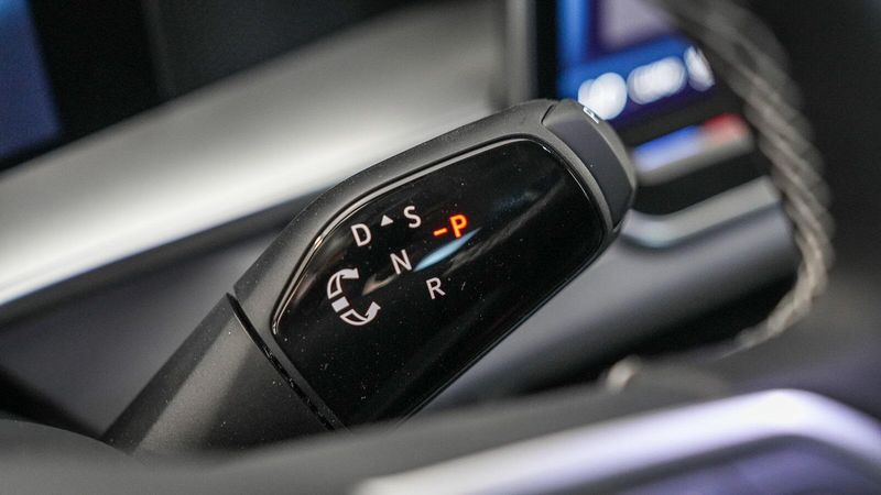 New 2025 Volkswagen Tiguan 2.0T SEImage 20