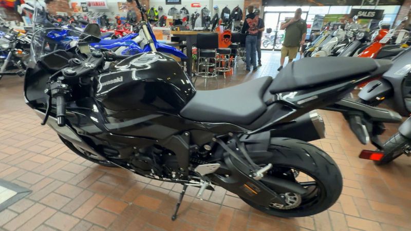 New 2026 Kawasaki NINJA ZX-6R ABS Inventory for Sale | Katy, TX