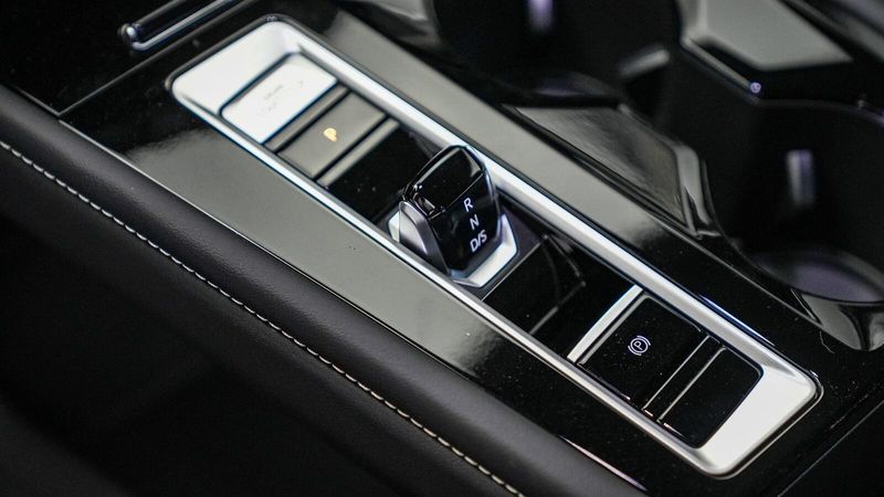2025 Volkswagen Atlas 2.0T SE w/TechnologyImage 20