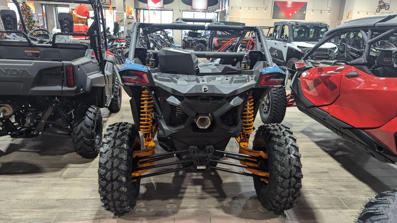 2025 Can-Am MAVERICK X3 DS TURBO RR SCANDI BLUE AND ORANGE CRUSHImage 6