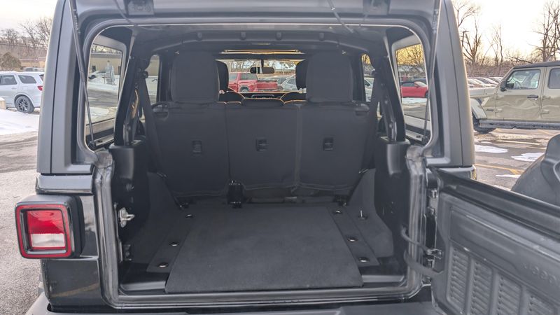 Used 2021 Jeep Wrangler Unlimited Sport AltitudeImage 11