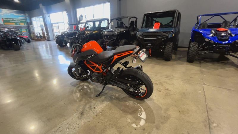 2023 KTM DUKE 390 Image 6