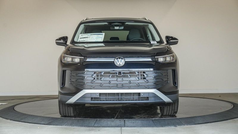 New 2025 Volkswagen Tiguan 2.0T SEImage 6
