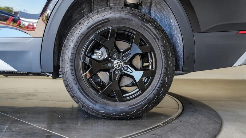 New 2025 Volkswagen Atlas 2.0T Peak EditionImage 9