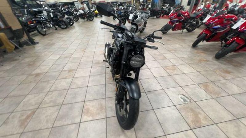 New 2025 Honda CB300R ABS Image 7