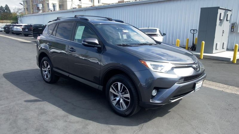 Used 2018 Toyota RAV4 XLEImage 2