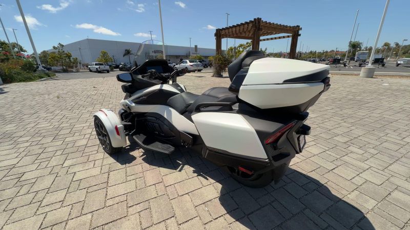 New 2026 Can-Am SPYDER RT SEA-TO-SKY (SE6) Image 7