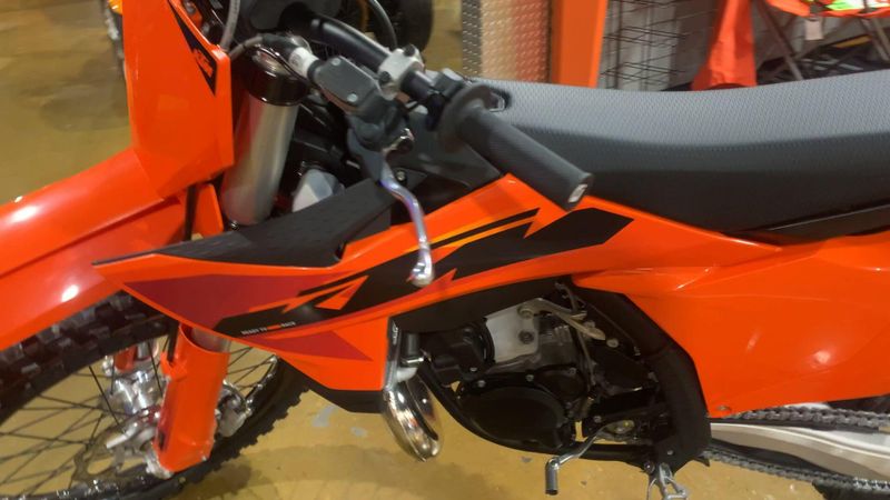 2025 KTM 300 SX Image 6