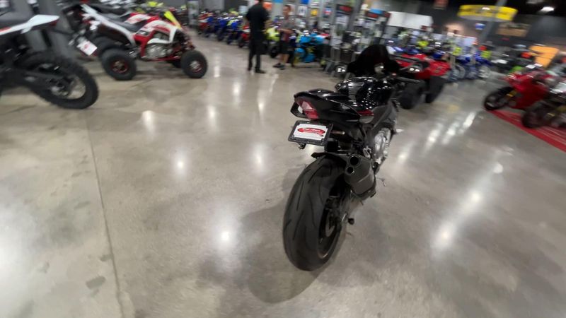 Used 2015 Yamaha YZF-R1 Image 8