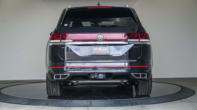 New 2025 Volkswagen Atlas 2.0T SEL Premium R-LineImage 3
