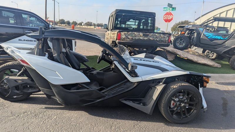 2024 Polaris SLINGSHOT S WITH TECHNOLOGY PACKAGE AUTODRIVEImage 2