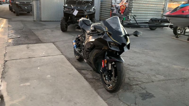 Used 2023 Kawasaki Ninja ZX-10R KRT Edition Image 3