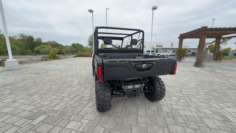 New 2026 Can-Am DEFENDER MAX DPS HD9 Image 8