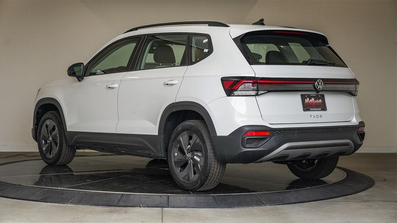 New 2025 Volkswagen Taos 1.5T SImage 2