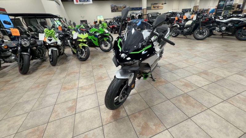 New 2024 Kawasaki NINJA 7 HYBRID ABS Image 5