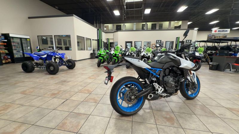 Used 2023 Suzuki GSX-8S Image 9