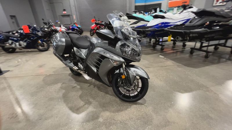 2016 Kawasaki CONCOURS 14 ABS Image 2