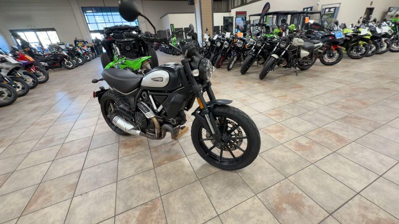 Used 2022 Ducati SCRAMBLER ICON DARK Image 3
