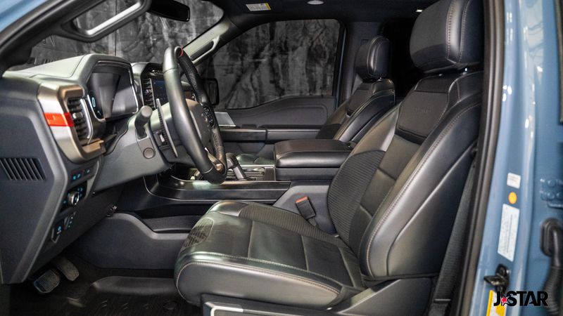 2023 Ford F-150 Raptor photo 2