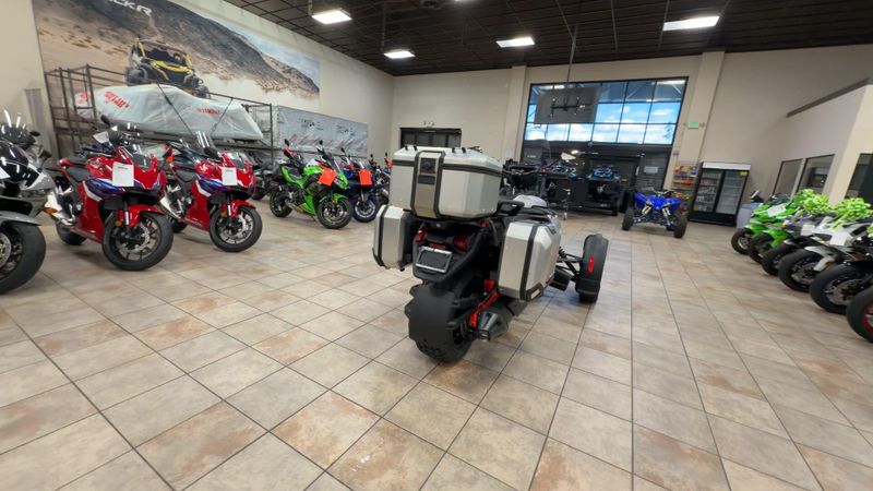 New 2025 Can-Am CANYON XT Image 8