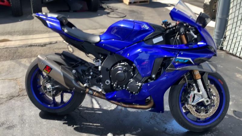 Used 2025 Yamaha YZF-R1 CA Image 7