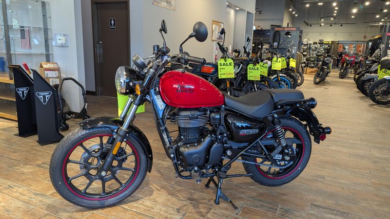 New 2024 Royal Enfield Meteor 350 FIREBALL RED Image 2