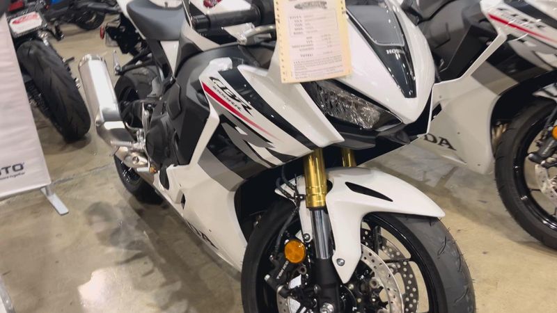 New 2026 Honda CBR1000RR Image 6