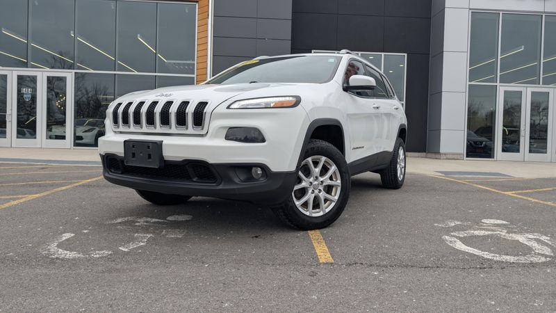Used 2016 Jeep Cherokee LatitudeImage 1