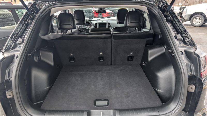 Used 2022 Jeep Cherokee Latitude LuxImage 11