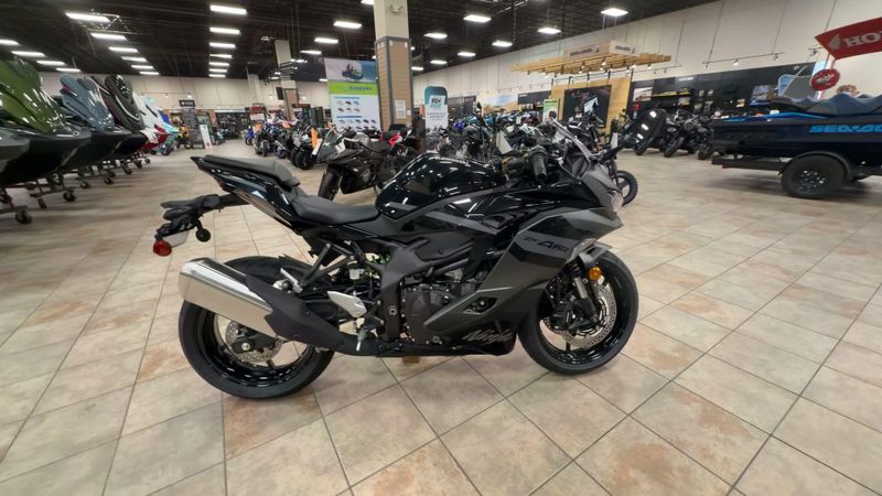 New 2026 Kawasaki NINJA ZX-4RR ABS Image 2