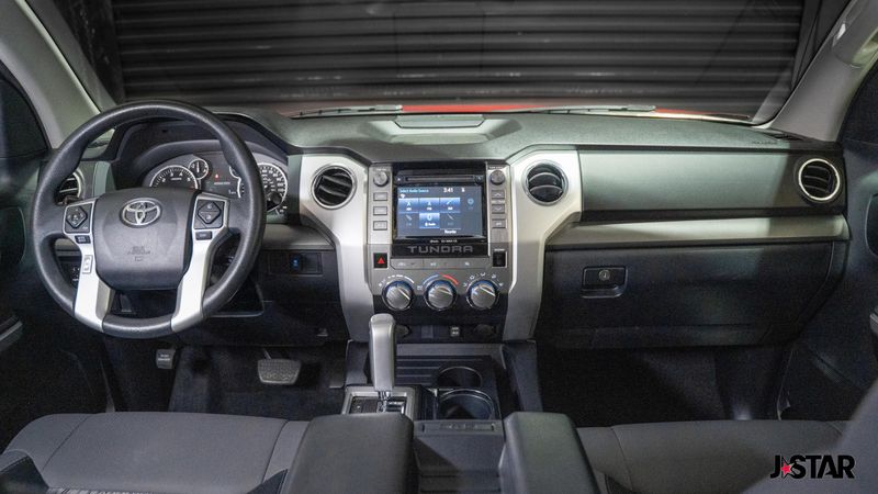 2017 Toyota Tundra SR5 photo 29