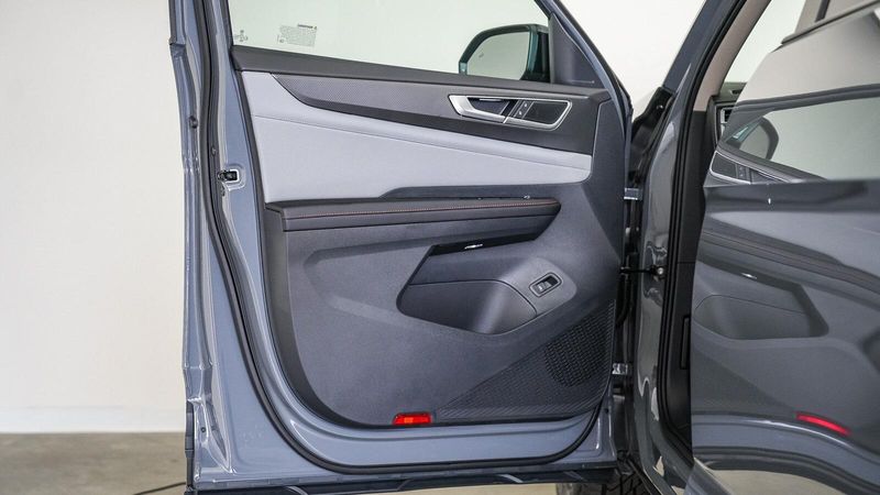 New 2025 Volkswagen Atlas 2.0T Peak EditionImage 21