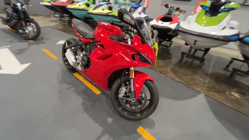 Used 2024 Ducati SUPERSPORT 950 Image 2