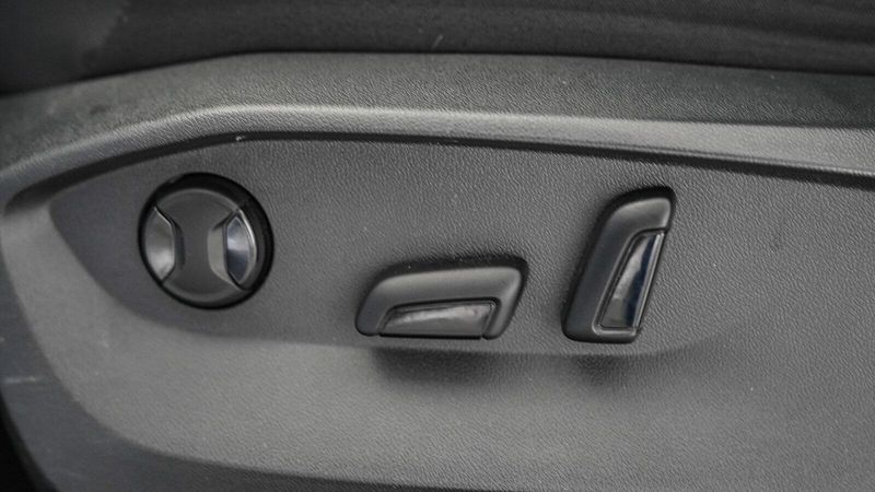 2022 Volkswagen Tiguan 2.0T SEImage 21