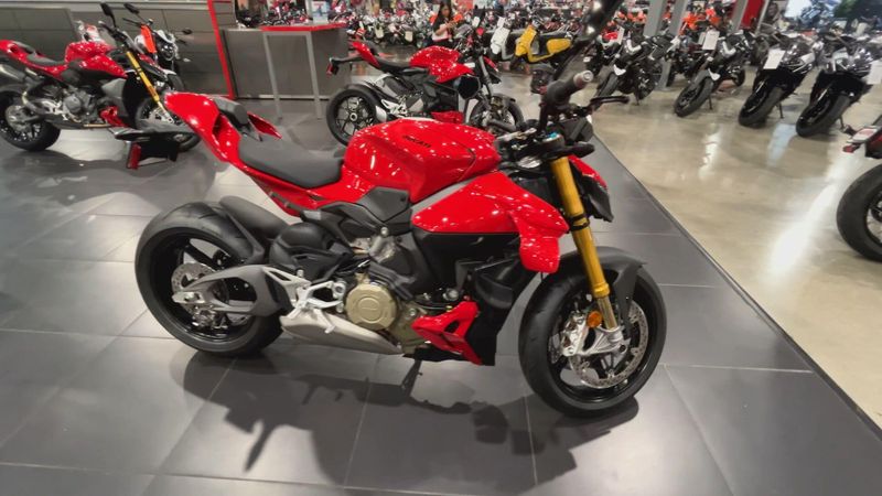 New 2025 Ducati STREETFIGHTER V4 S 3G Image 9