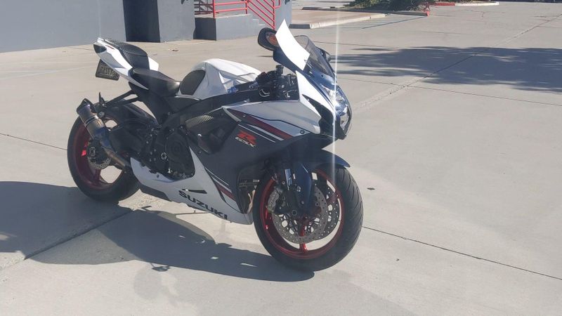 Used 2025 Suzuki GSX-R600 CA Image 6