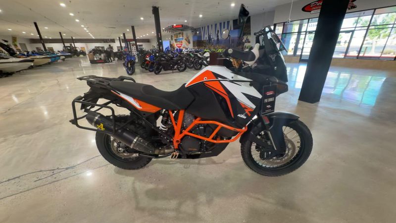 Used 2020 KTM 1290 SUPER ADVENTURE R  in a WHITE/ ORANGE exterior color. Victorville Del Amo Motorsports 760-241-7387 delamomotorsportsofvictorville.com 