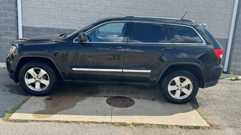 2012 Jeep Grand Cherokee LaredoImage 2