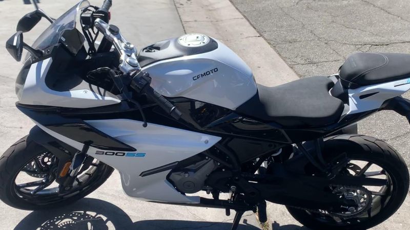 New 2025 CFMOTO 300SS Image 5