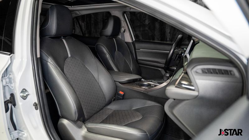 2021 Toyota Camry XSE photo 10