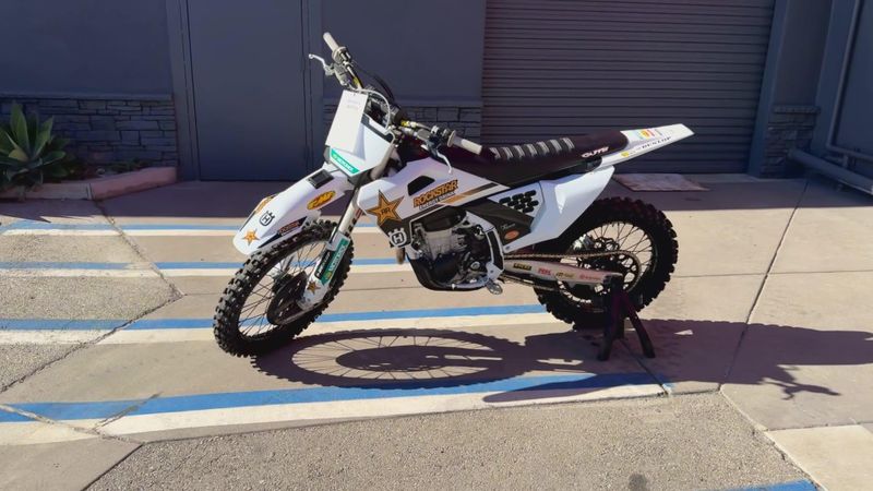 New 2025 Husqvarna FC 450 FACTORY EDITION Image 9
